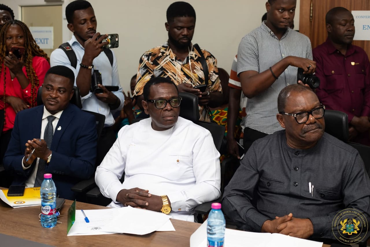Minister swearing in committee members
